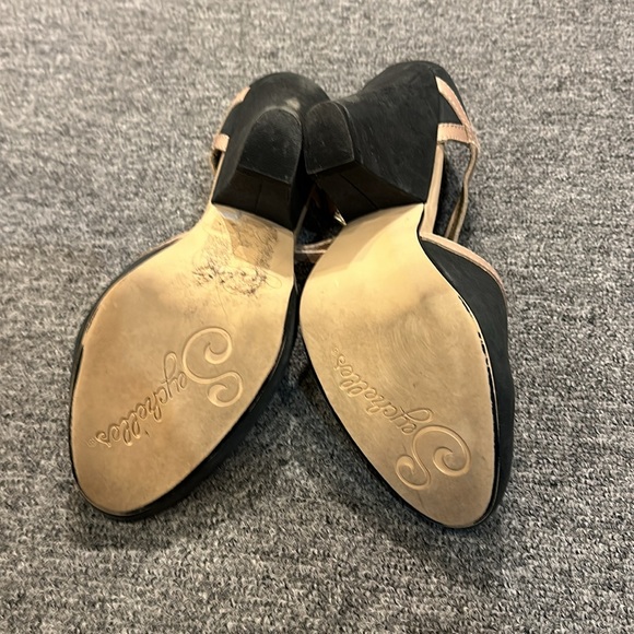 Seychelles size 8.5 - Picture 3 of 3